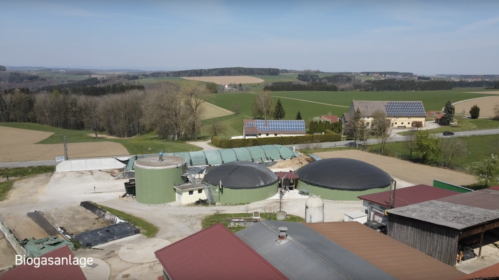 Drohnenflug über die Feldlabore der Hochschule Biberach: Biogasanlage Ummendorf